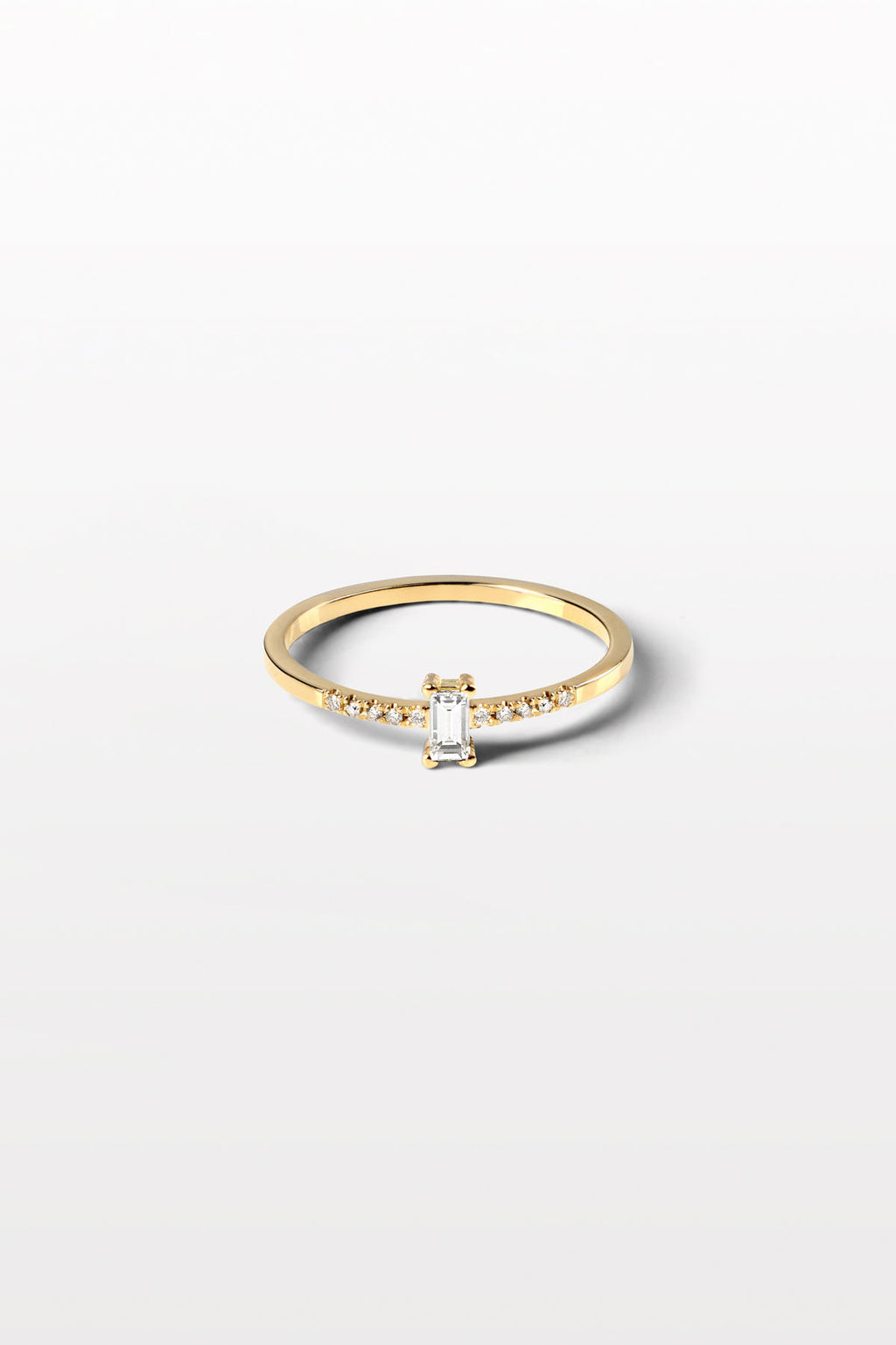 2. 1 05 18K Goldring m. Diamant