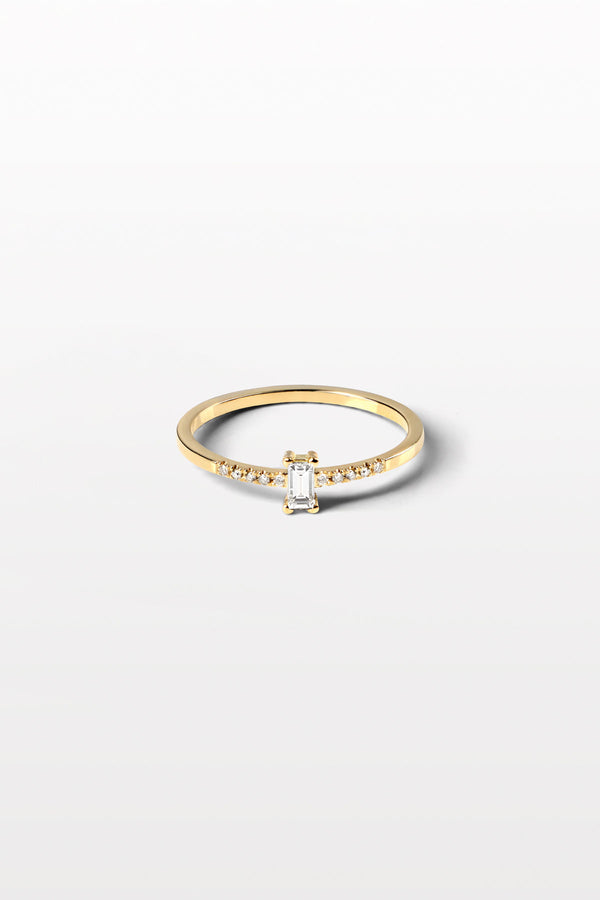 2. 1 05 18K Guld Ring m. Diamant