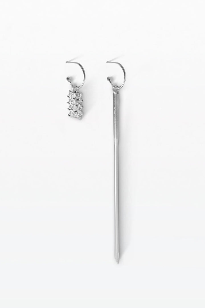 Summa 02 Silver Earrings w. Crystal