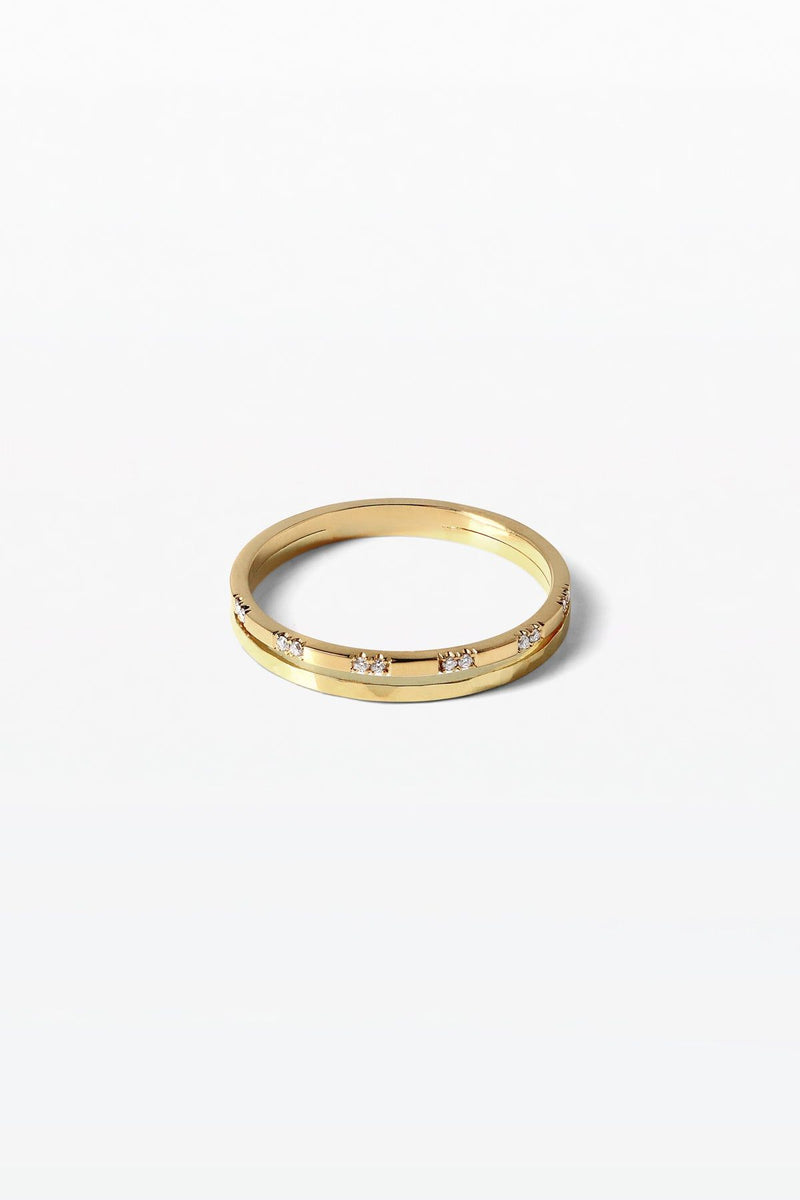 Wedding 02 18K Gold Ring w. Diamond