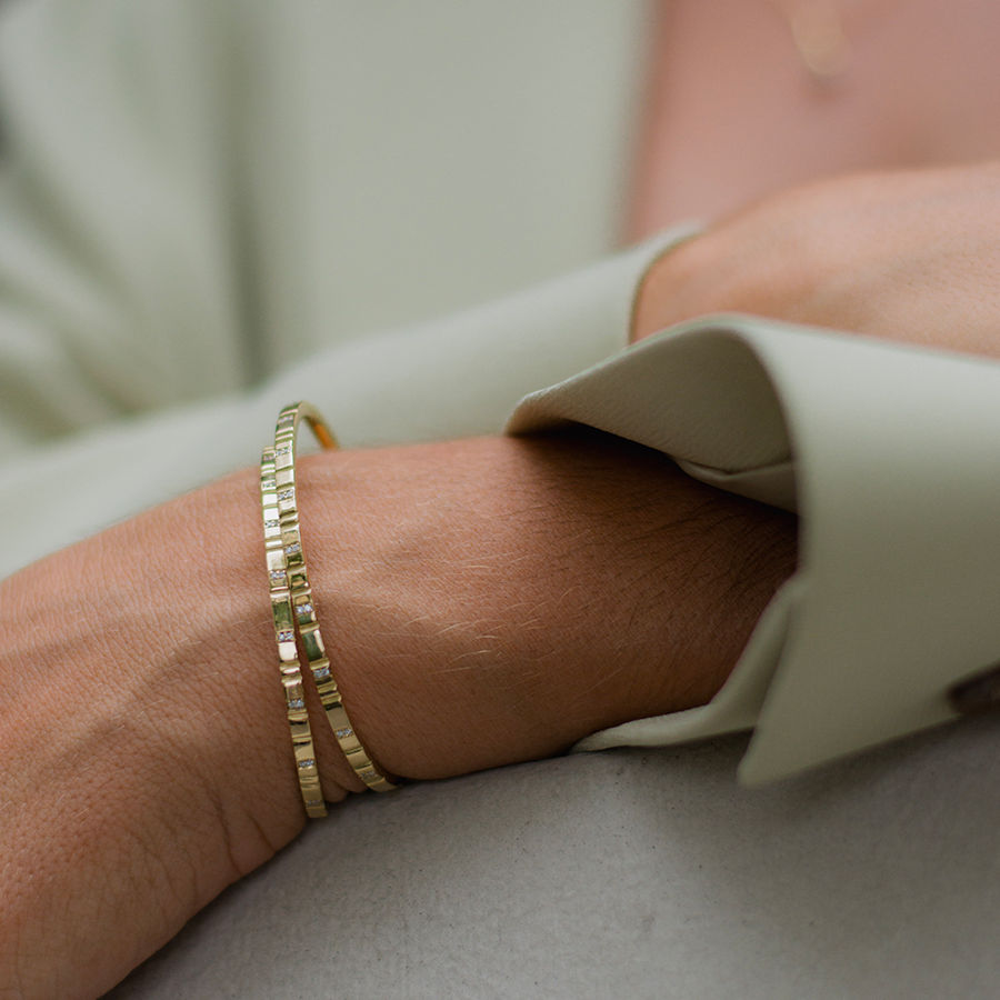 Loveline Embrace 18K Gold Bangle w. Diamonds