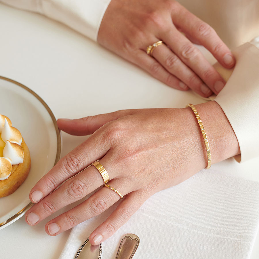 Loveline Embrace 18K Gold Bangle w. Diamonds