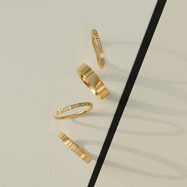 Lovelines Small Wedding 18K Gold Ring