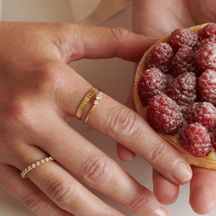 Lovelines Small Wedding 18K Gold Ring