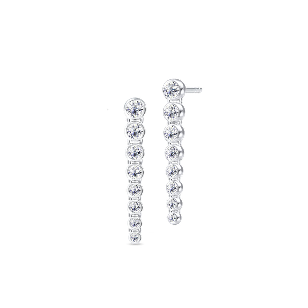 Long Luster 18K Whitegold Earrings w. Diamonds