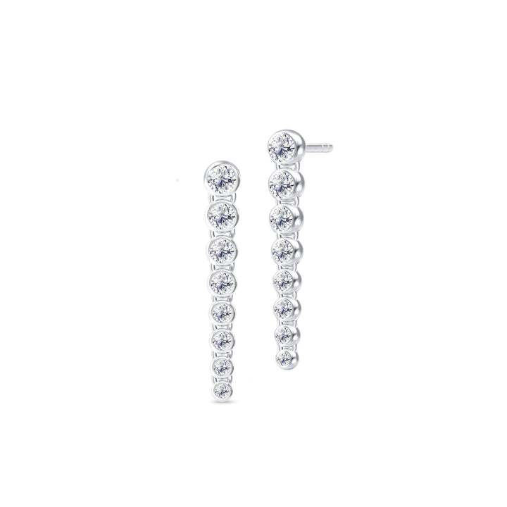 Long Luster 18K Whitegold Earrings w. Diamonds