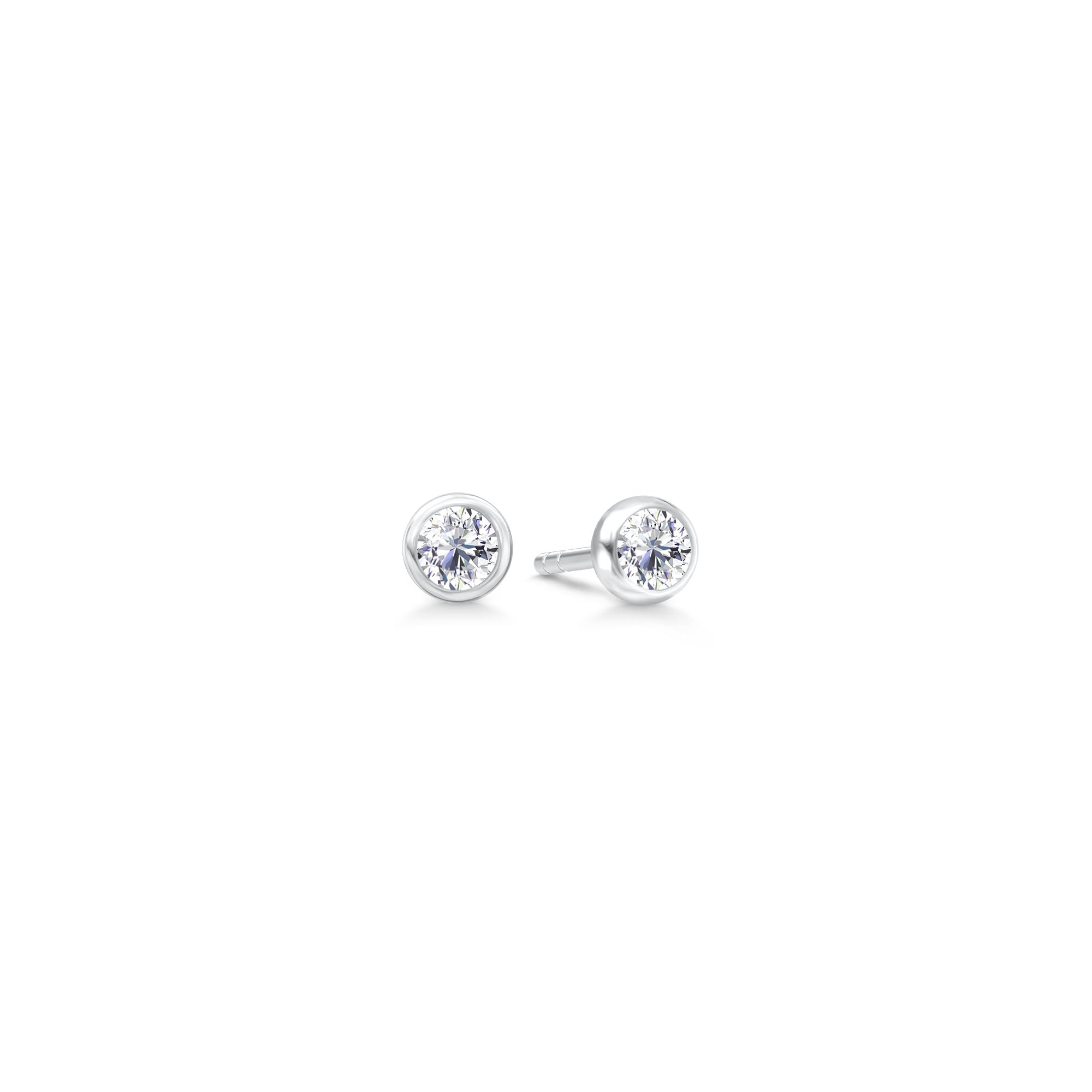 Luster 18K Whitegold Studs w. Diamonds