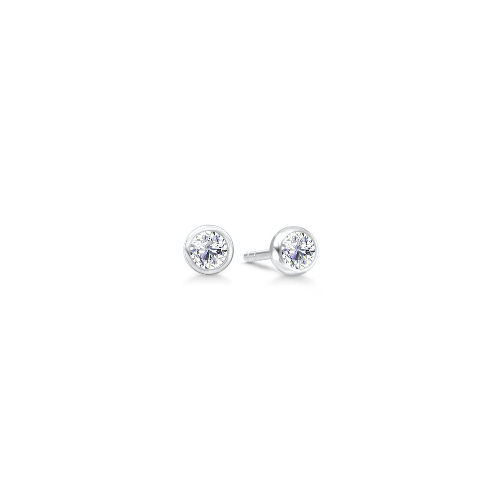 Luster 18K Whitegold Studs w. Diamonds