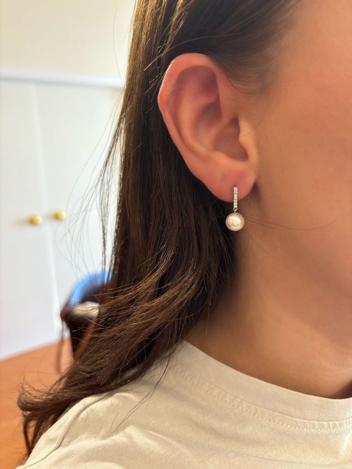 Diamond Bar 18k Weißgoldohrringe w. Perlen