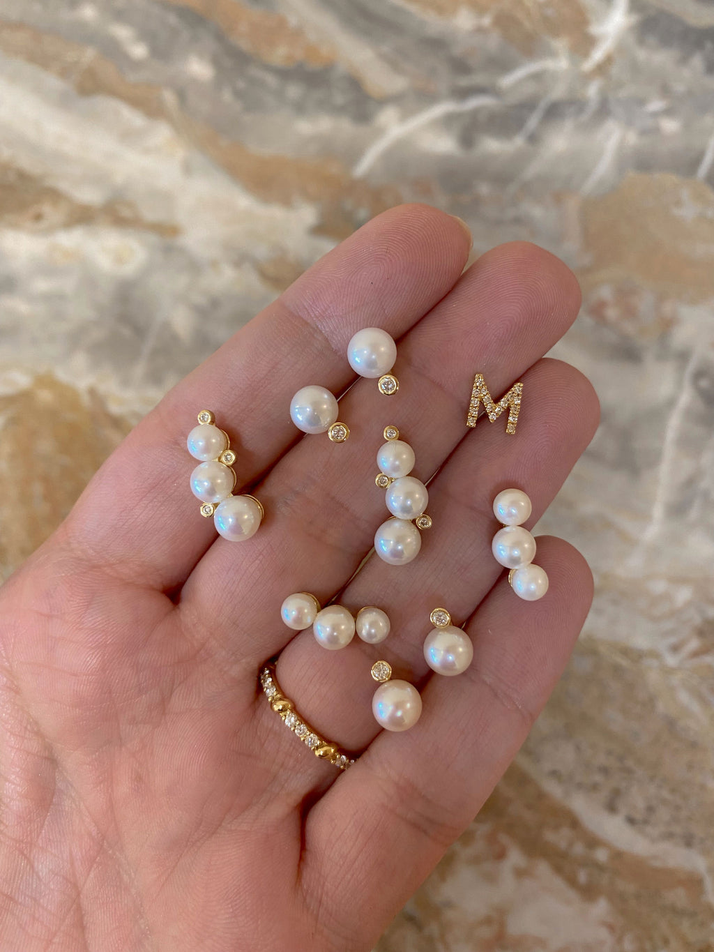 Glimmer 18K Gold Studs w. Pearls & Diamonds