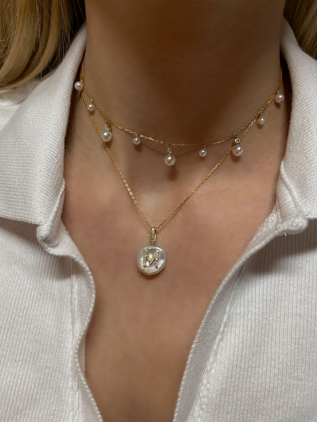 Diamant anfänglicher Blütenblatt 18K Gold Charme Halskette