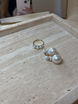 Aphrodite 18K Gold Ring w. Pearls