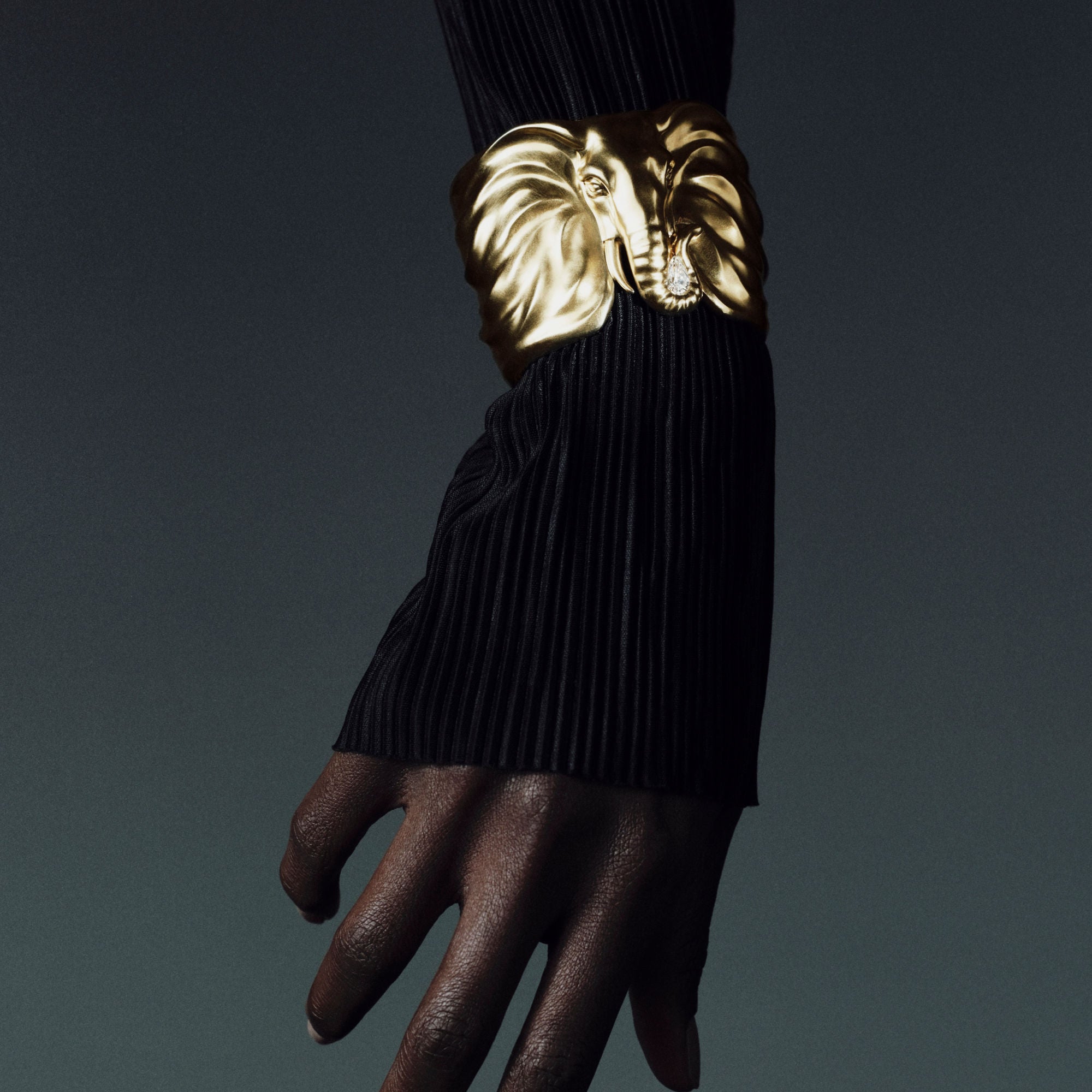 The Elephant 18K Gold Bangle w.Diamond