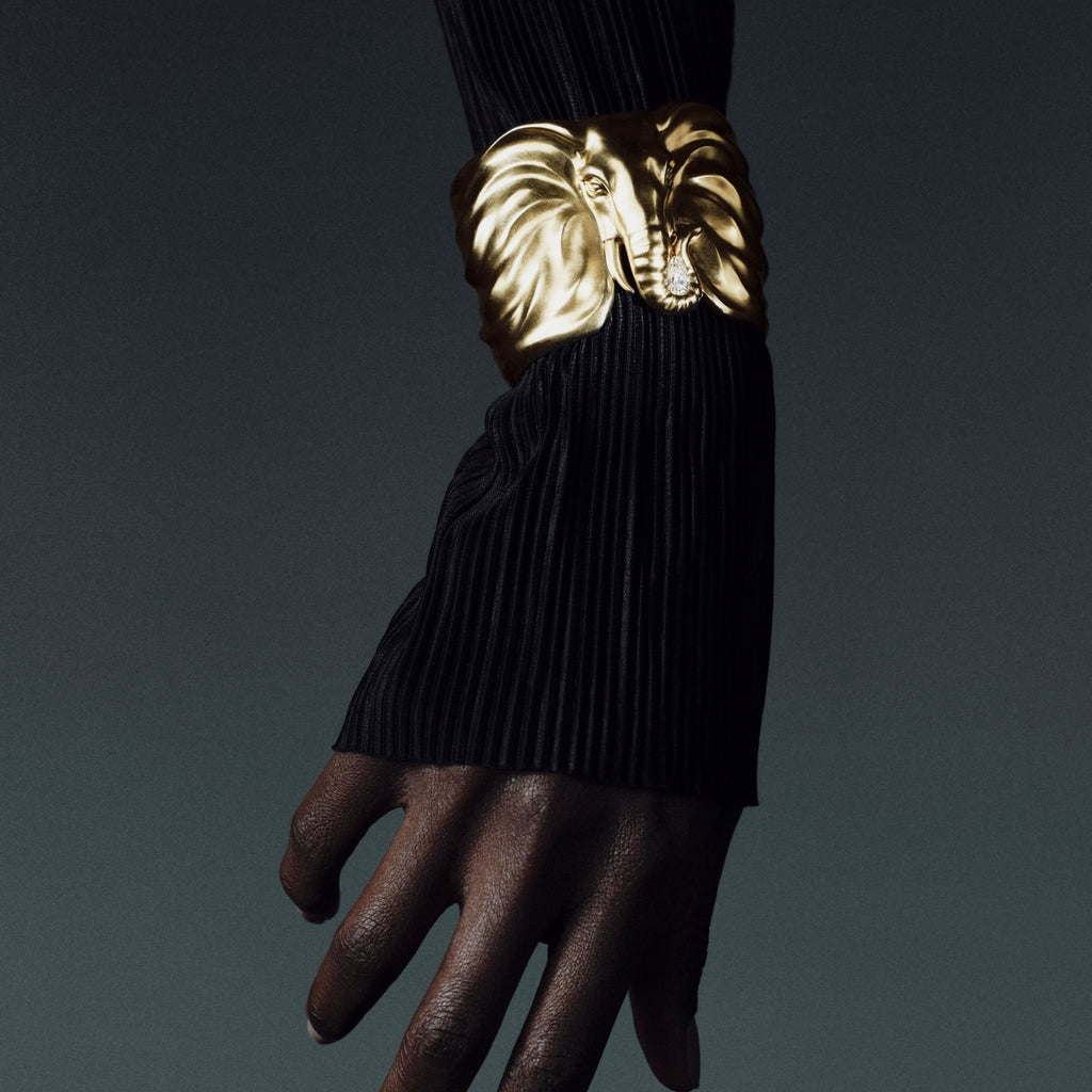 The Elephant 18K Gold Bangle w. Lab-Grown Diamond