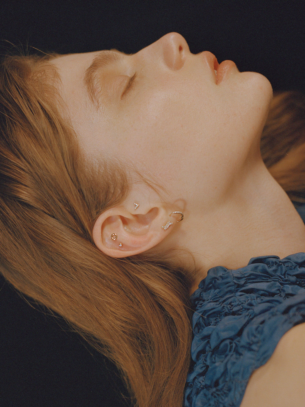 Samt 14K Gold Stud w. Diamanten gewachsen