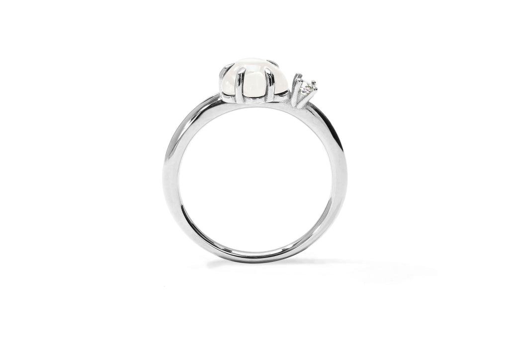 Mid Cloud 18K Whitegold Ring w. Milky Quartz & Diamond