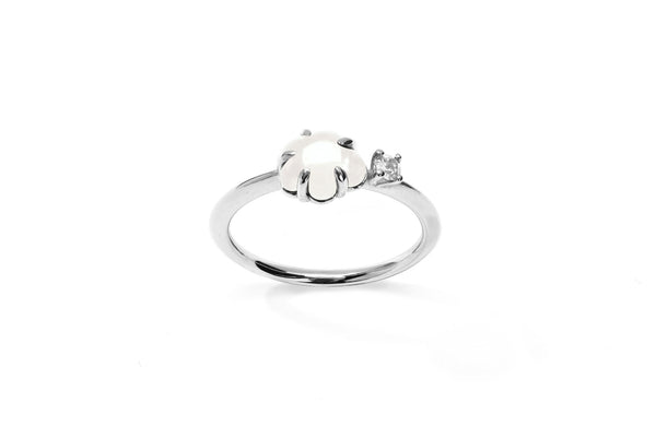 Mid Cloud 18K Whitegold Ring w. Milky Quartz & Diamond