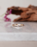 Mini Edith Gold, Weißgold or Ring aus Rosegold m. Diamanten