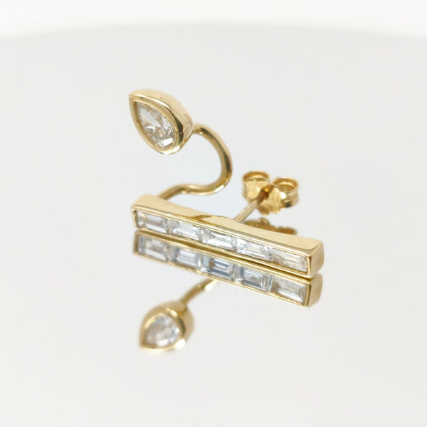 Bloom 18K Gold Studs w. Floating Lab-Grown Diamond