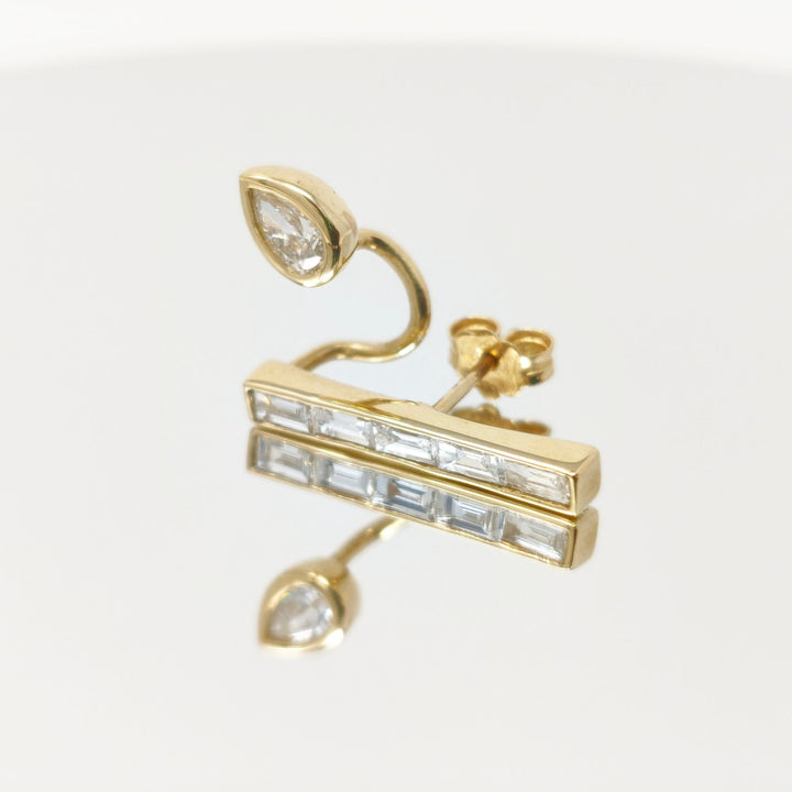 Bloom 18K Gold Studs w. Floating Lab-Grown Diamond