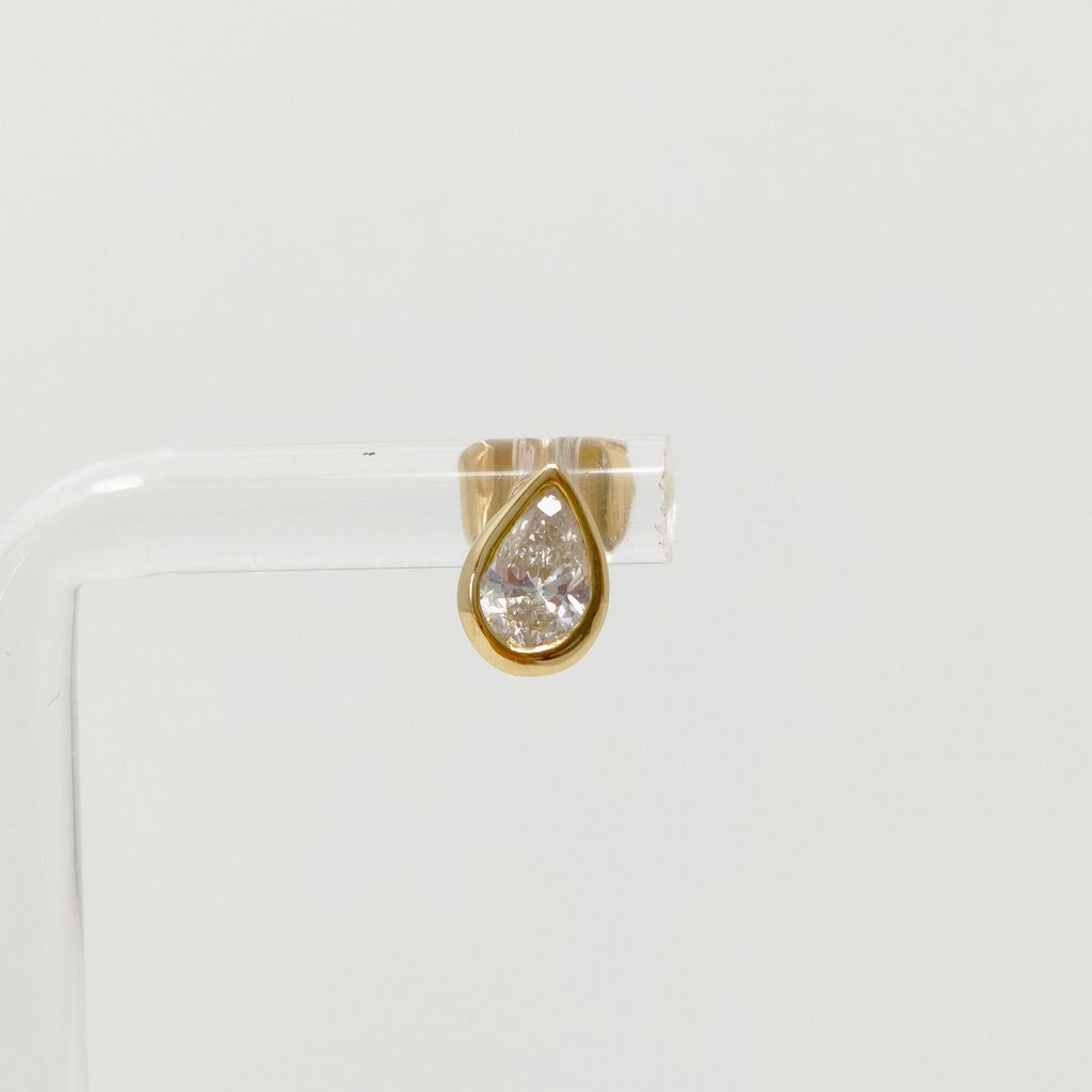 Eden Seed 18K Gold Studs w. Lab-Grown Diamond
