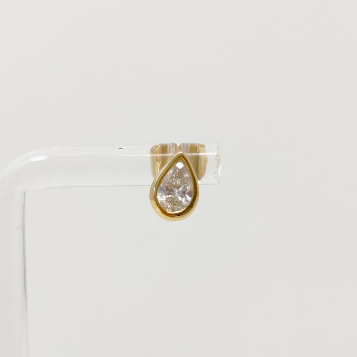 Eden Seed 18K Gold Studs w. Lab-Grown Diamond