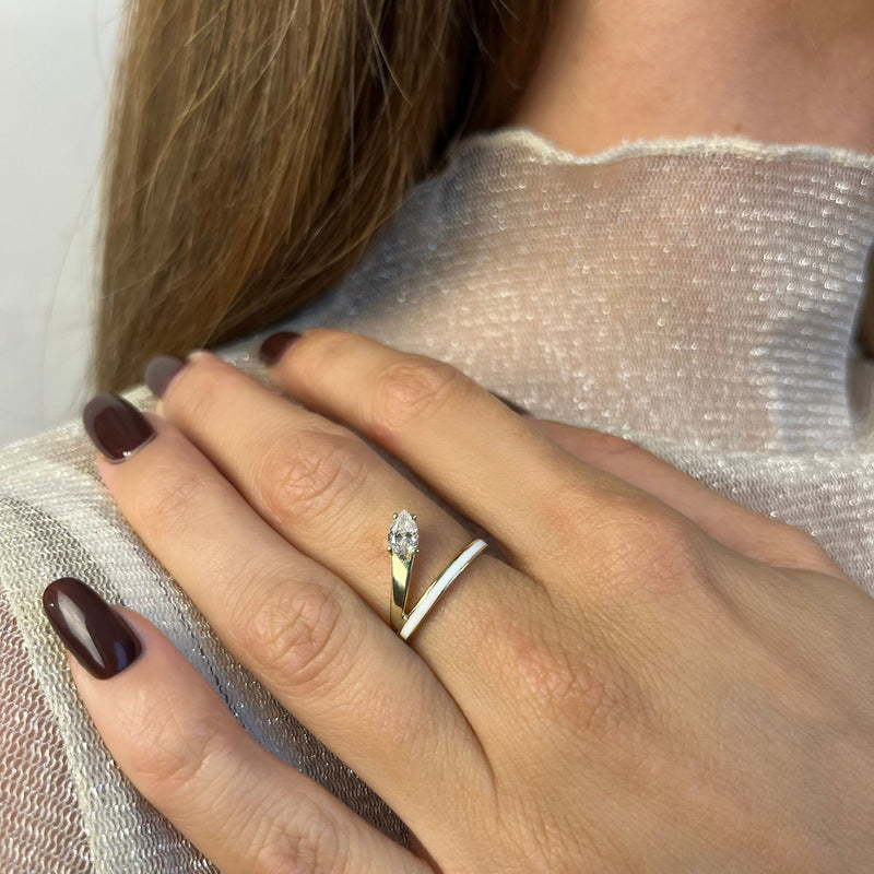 Iris Stackable 18K Gold Ring w. Lab-Grown Diamond