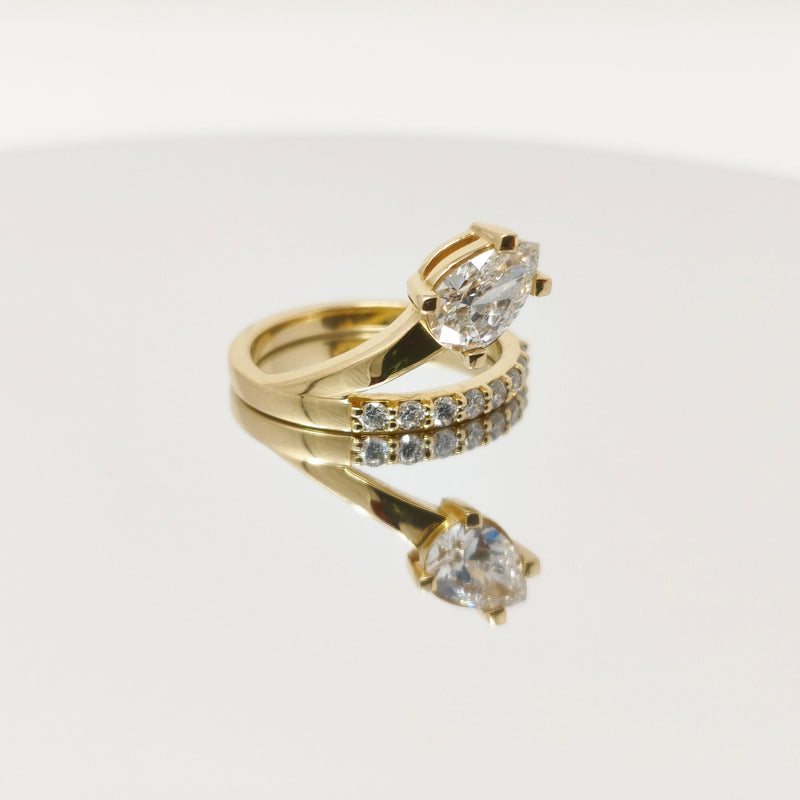 Lotus Stackable 18K Gold Ring w. Lab-Grown Diamonds