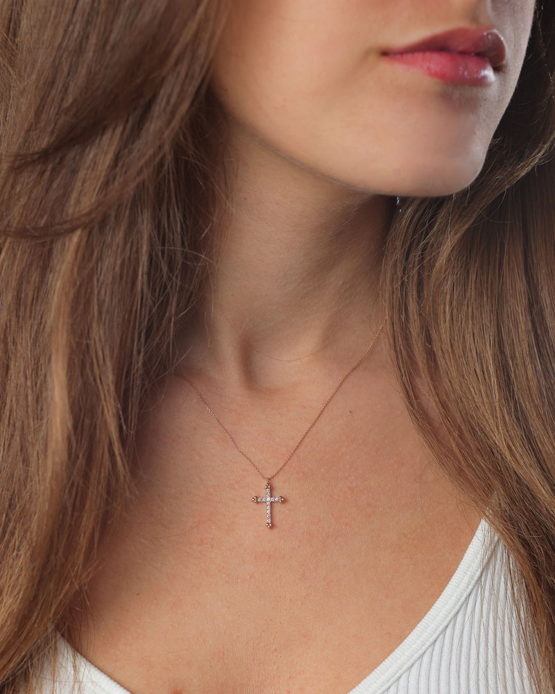 Cross 18K Gold, Whitegold or Rosegold Necklace w. 12 Diamonds