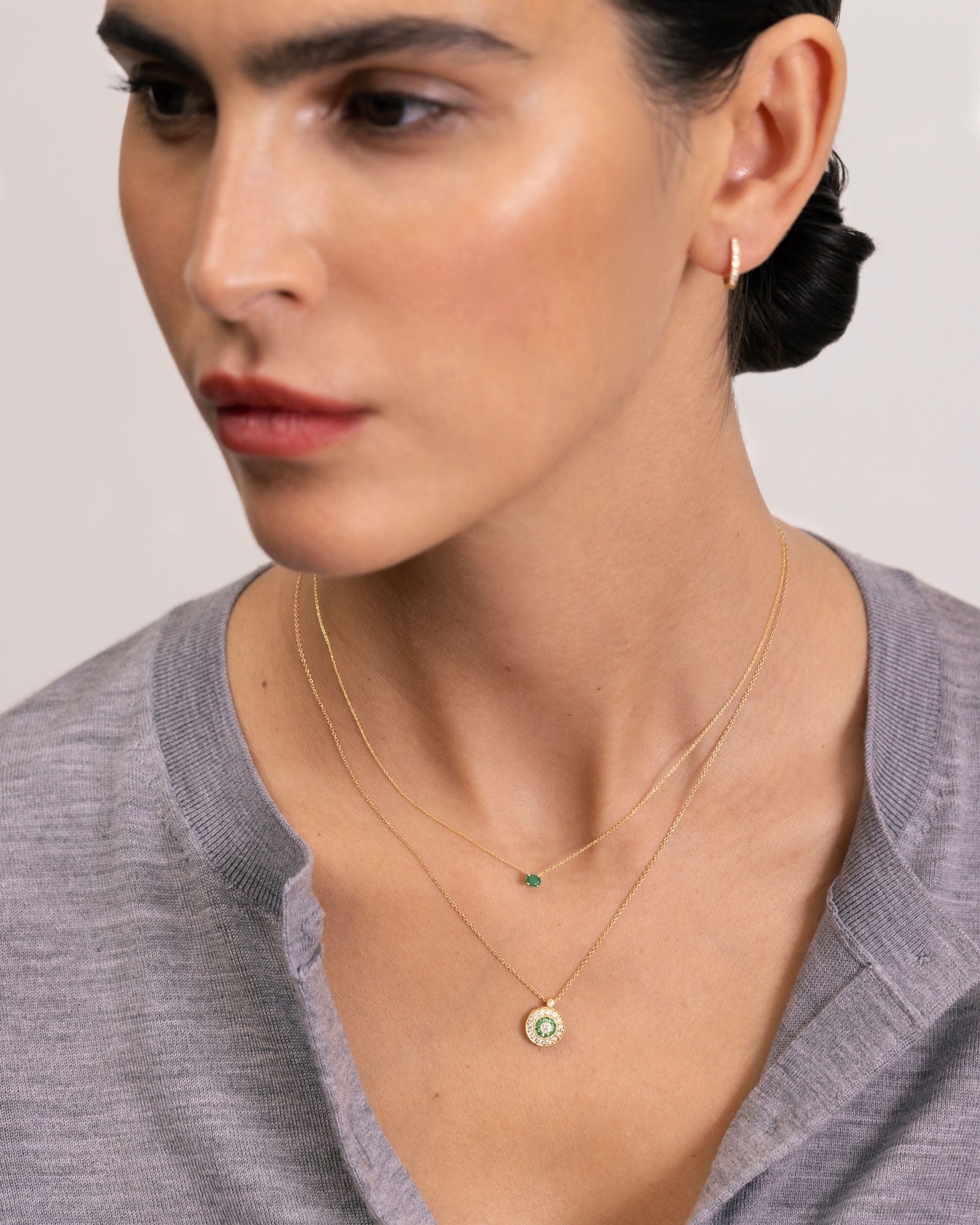 18K Gold Necklace w. Emerald