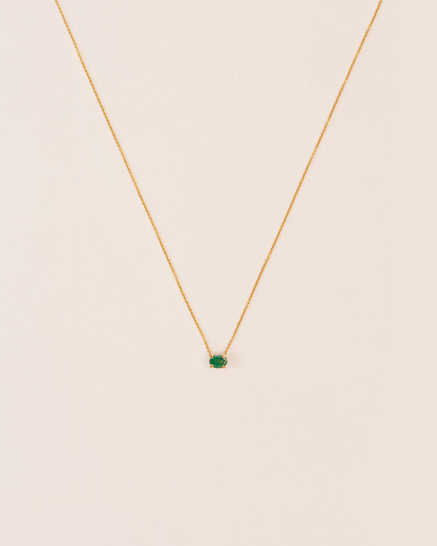 18K Gold Necklace w. Emerald