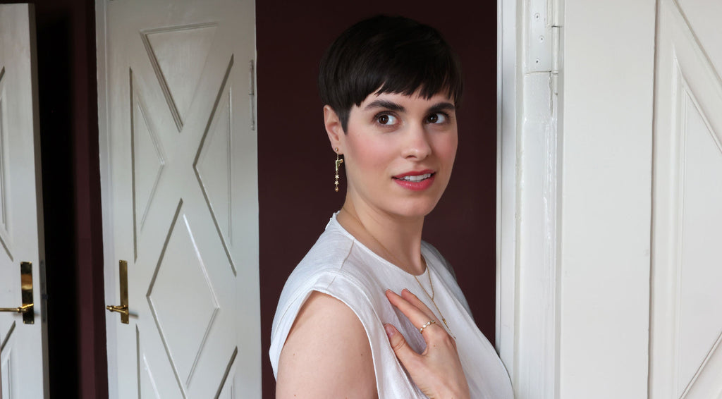 Flower Gun with Flash 18K Gold Earring w. Diamonds