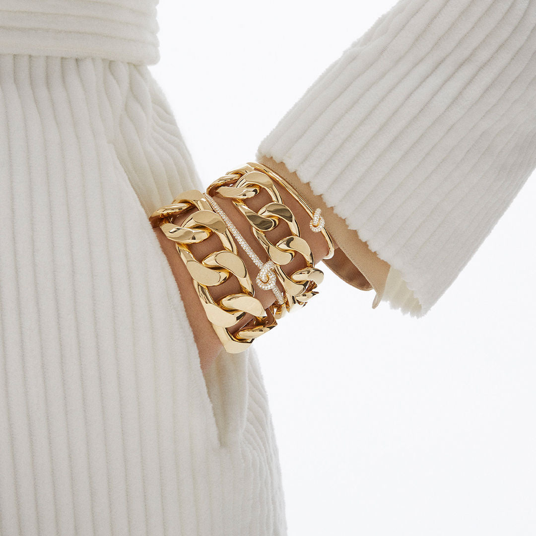 Legacy Knot 18K Gold Bangle w. Diamonds