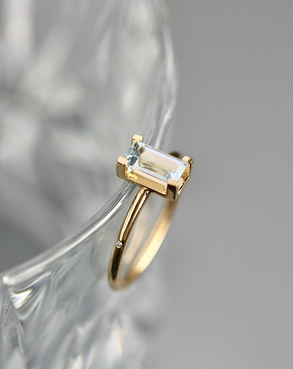 Nord Blue Turned 18K Gold Ring w. Aquamarine & Diamond