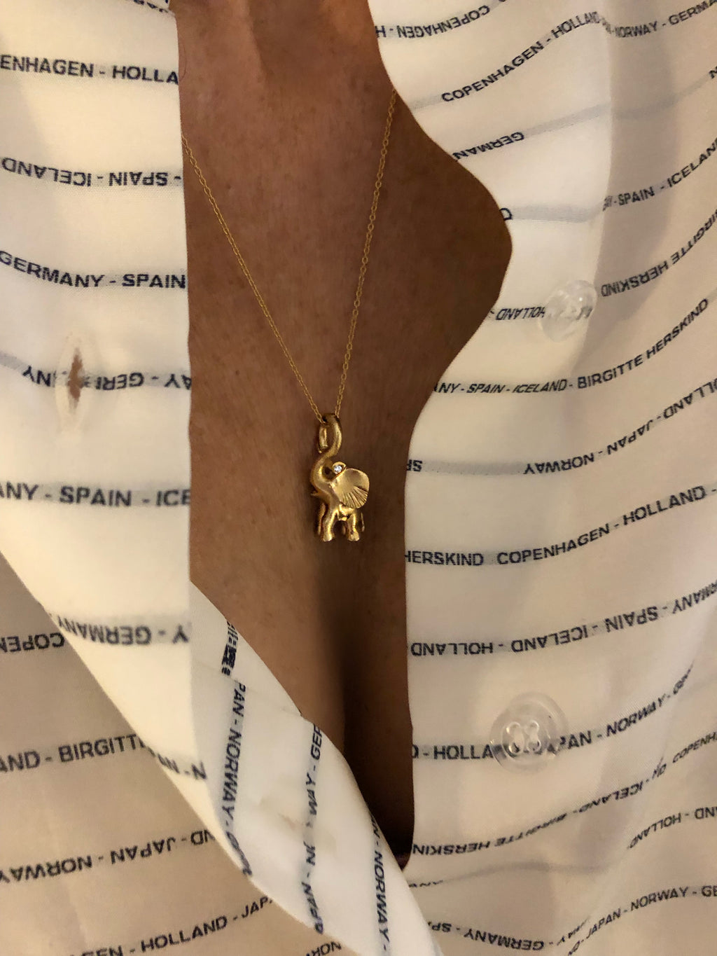 Medium Elephant Charm 18K Gold Pendant w. Diamond
