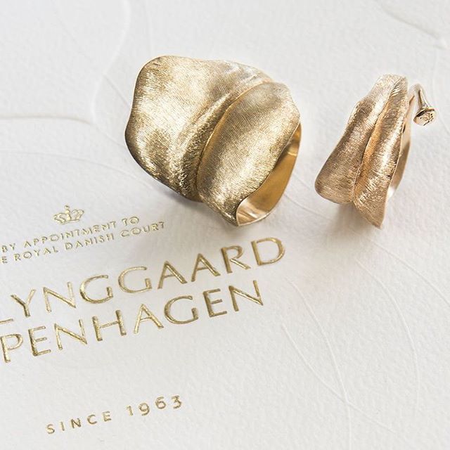 Large Leaves 18K Gold Ring