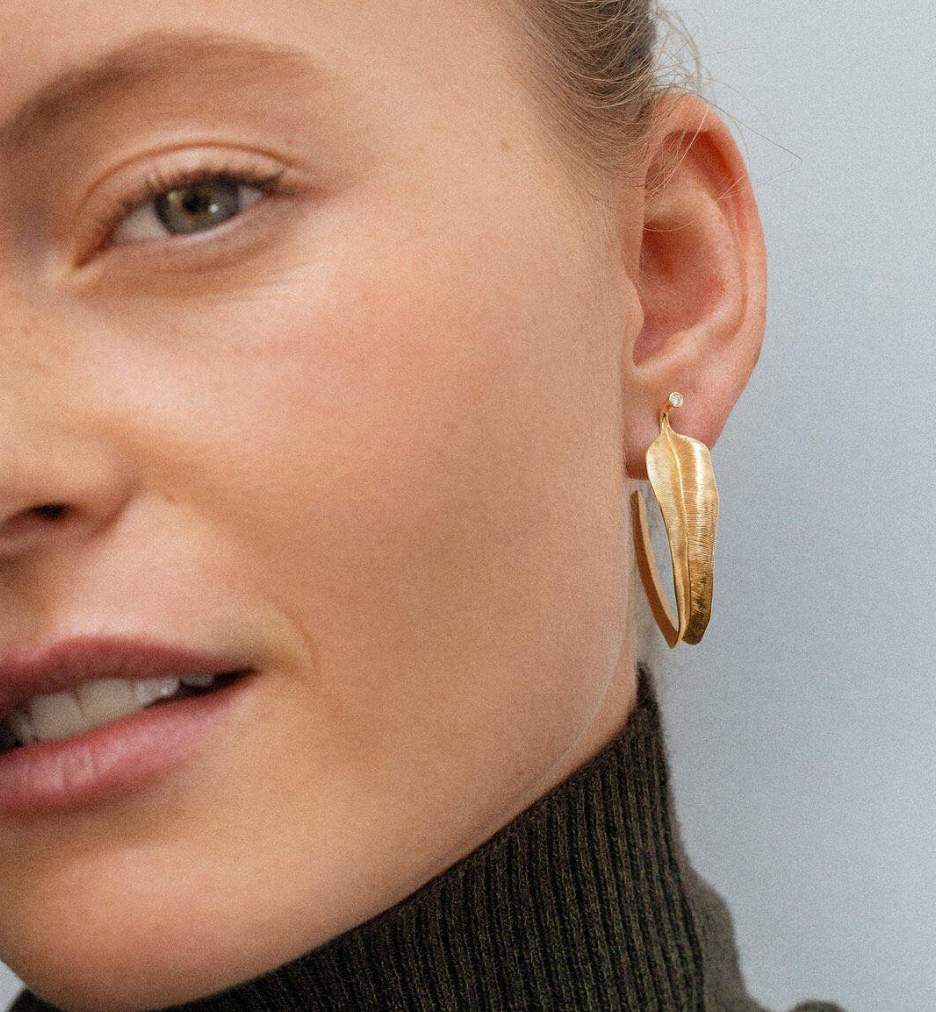 Large Leaves 18K Gold Hoops w. Diamonds