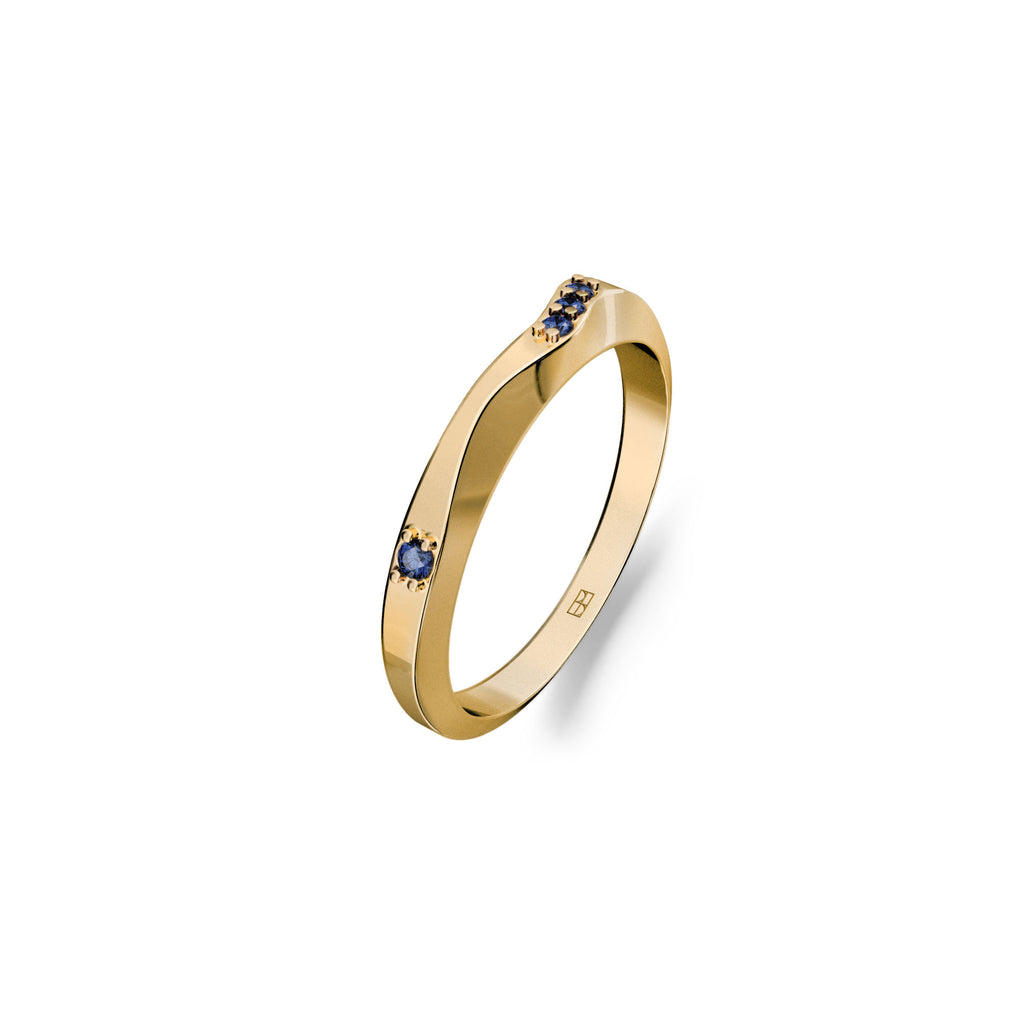 On The Edge 18K Gold Ring N°15 w. Sapphires