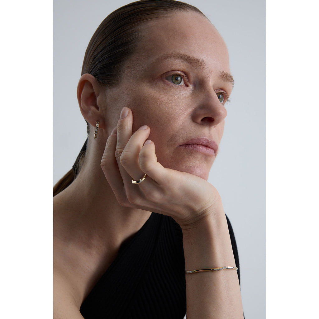 On The Edge 18K Guld Ring N°7 m. Diamant