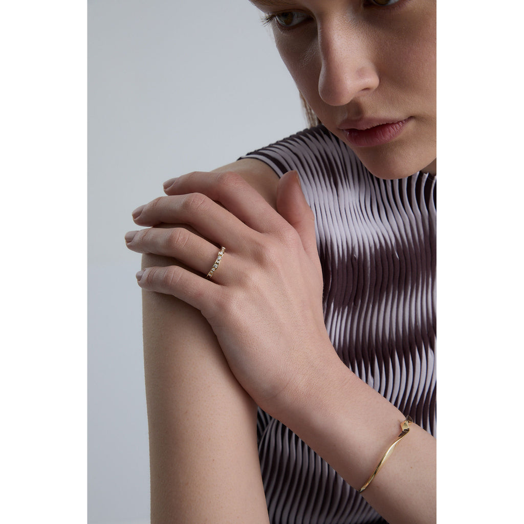 On The Edge 18K Gold Ring N°9 w. Diamonds
