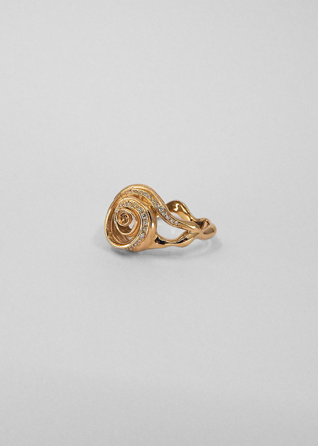 Cochlea 14K Gold Ring w. Pavé Diamonds