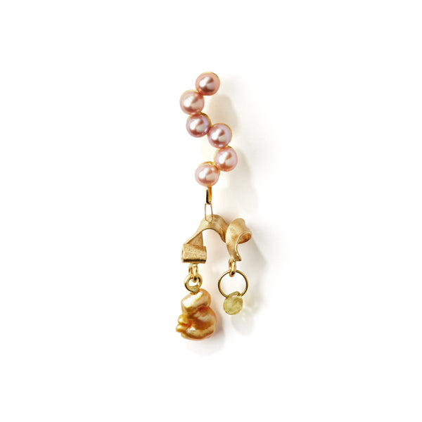 Fine Curves 18K Gold Earring w. Pearls & yellow Sapphire