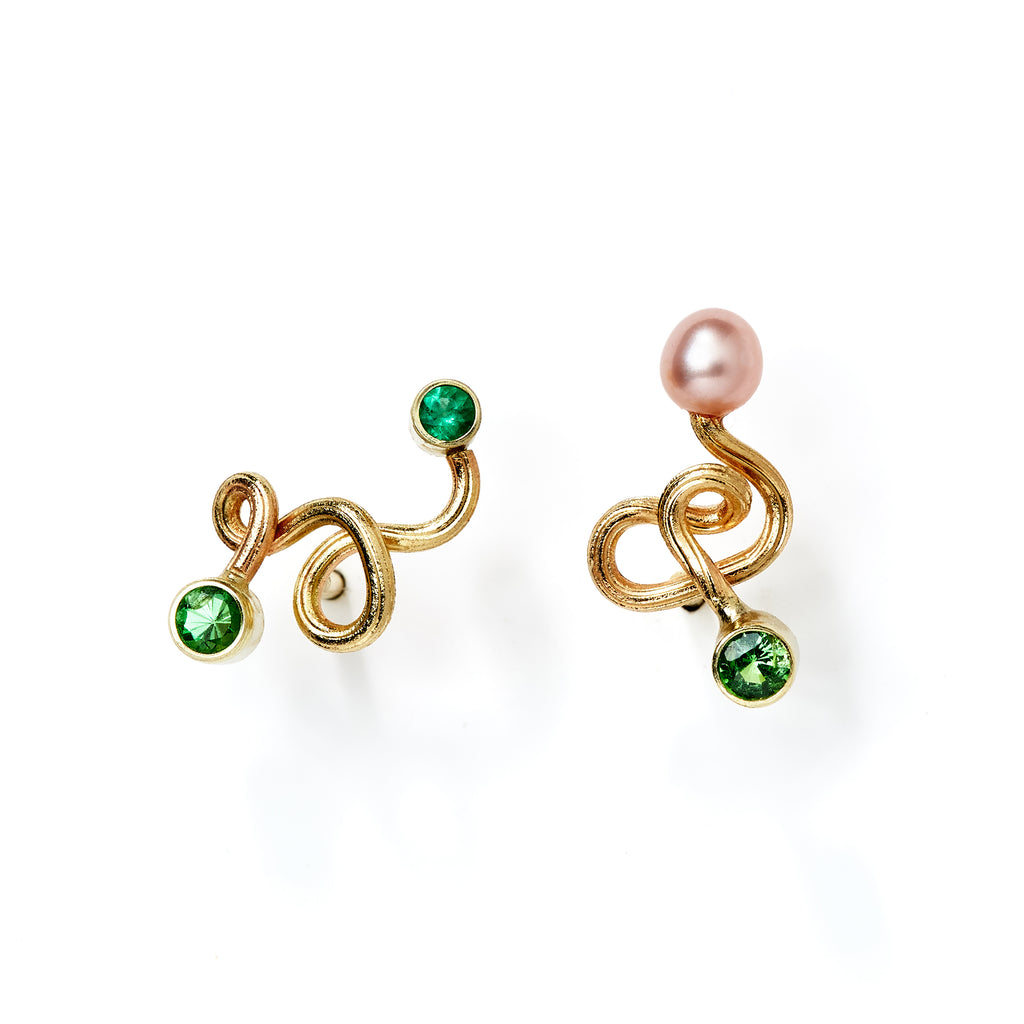 Joy Sticks 14K Gold Studs w. Pearl & Tsavorite