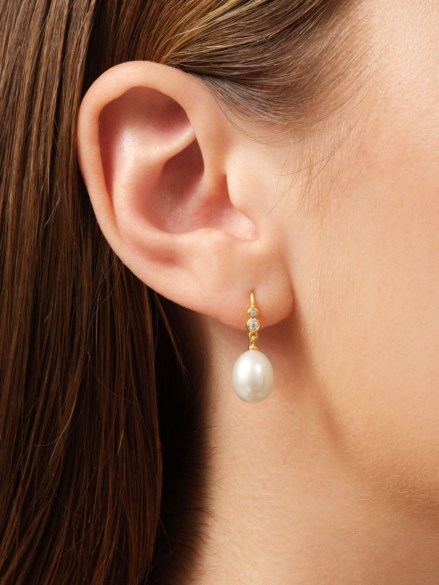 Perla Gold Plated Ear Pendants w. Freshwater Pearl & Cubic Zirconia