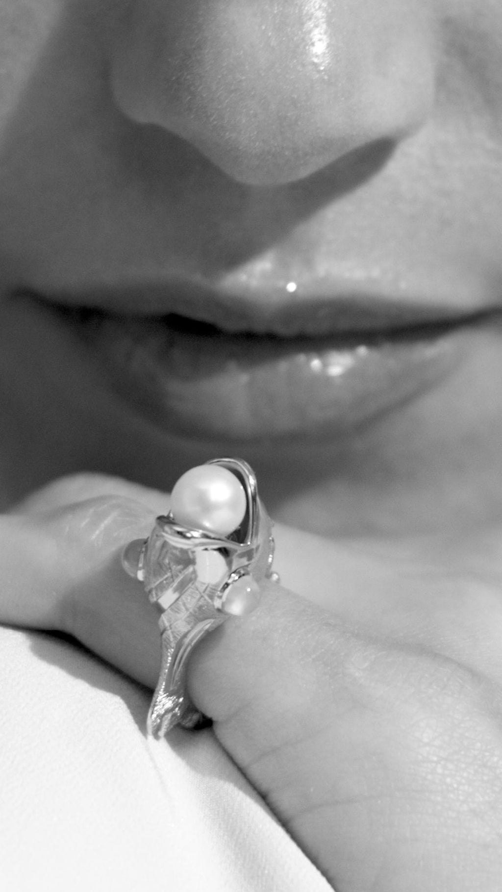 Young Fish 18K Gold Ring w. Aquamarine, Pearl & Diamonds