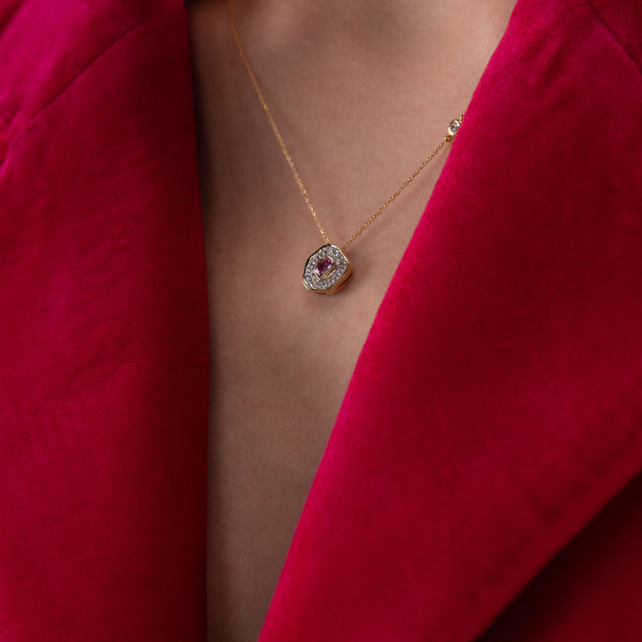 Desert Rose 18K Gold Necklace w. Pink Sapphire & Diamonds