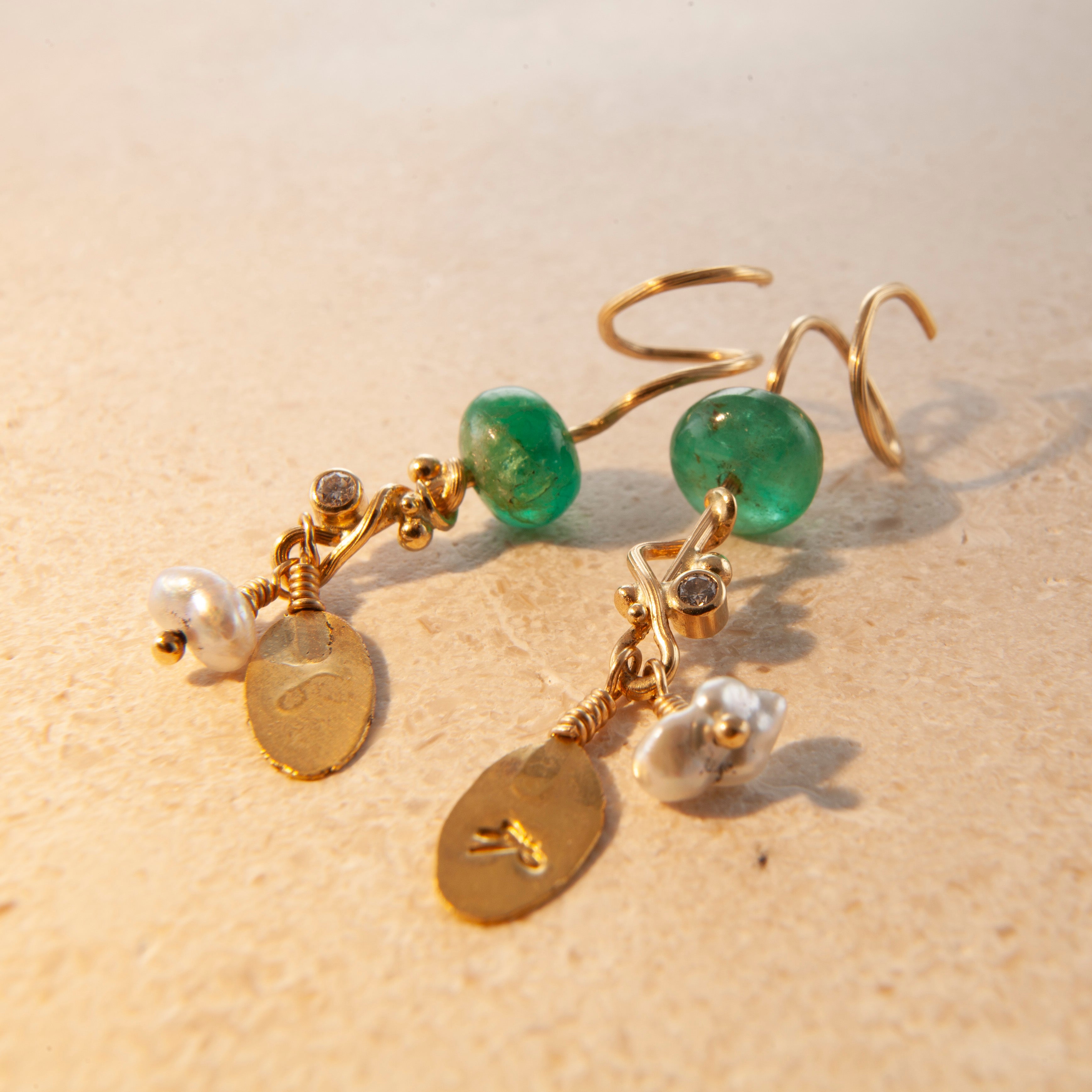 Spiral Seafire 18K & 22K Gold Earring w. Pearl, Emerald & Diamond