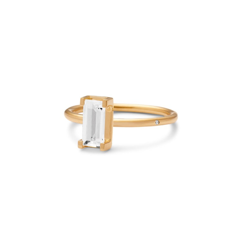 Nord White Turned 18K Gold Ring w. Topaz & Diamond