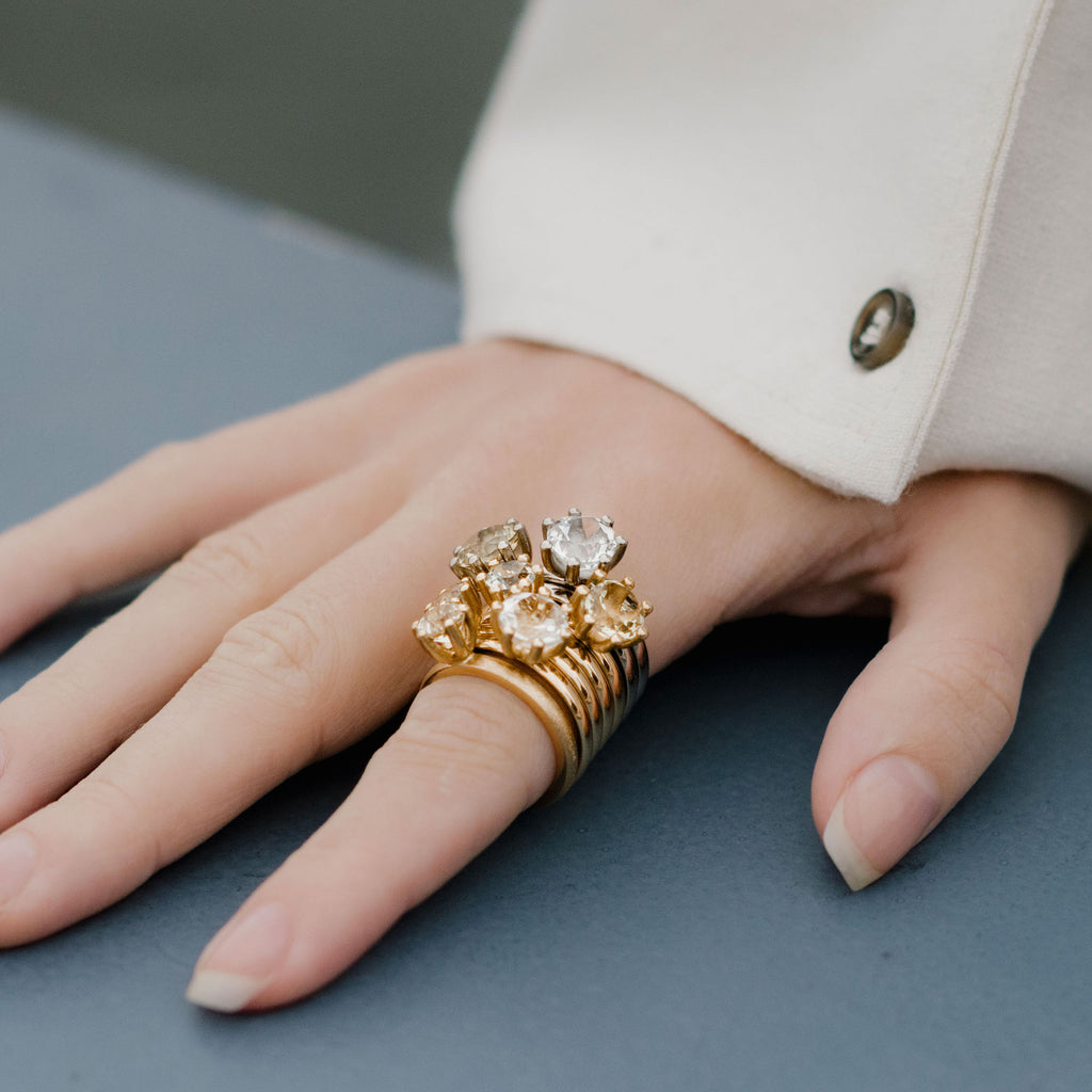 Cocktail 18K Gold Ring w. 6mm Crystal