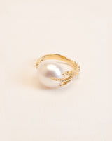 Signature grigri 18K Gold Ring w. Pearl